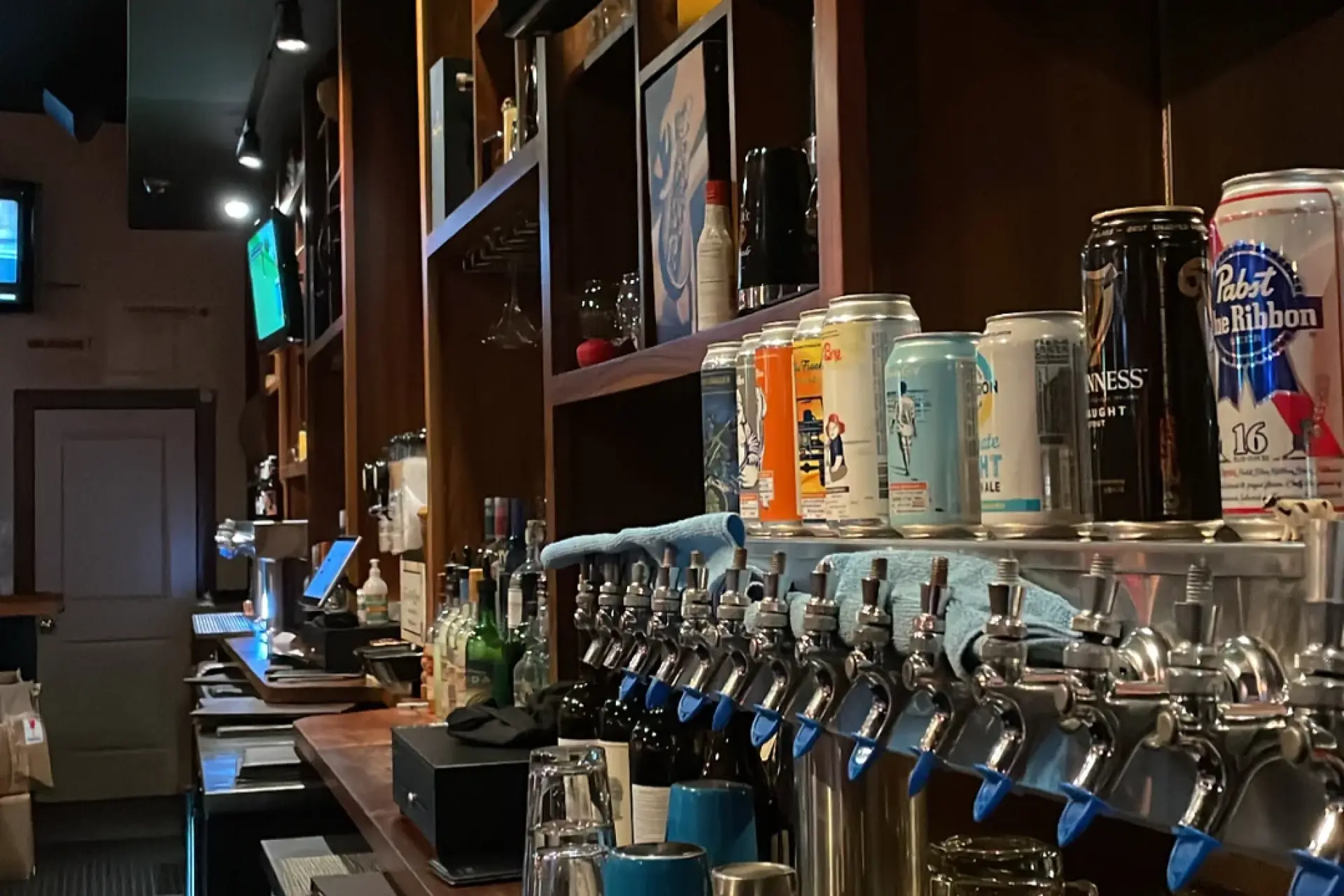 Martha's Vineyard Nightlife & Live Music: Bars, Concerts & the Full 2026 Scene