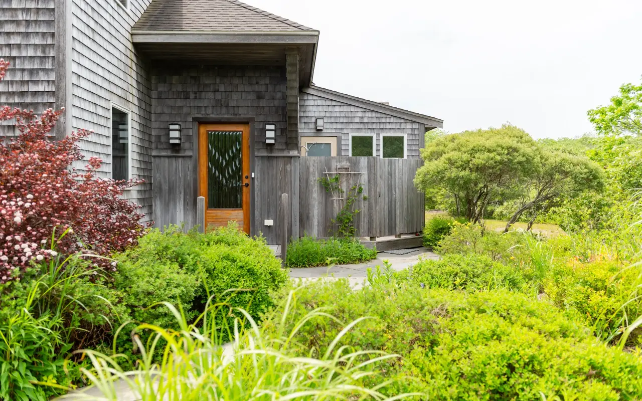 JADE House Bed and Breakfast in Vineyard Haven on Martha’s Vineyard