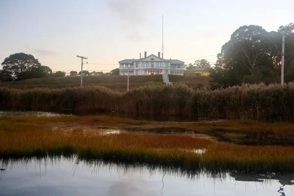Martha's Vineyard in October: Fall Foliage, the Derby & Off-Season Travel (2026)