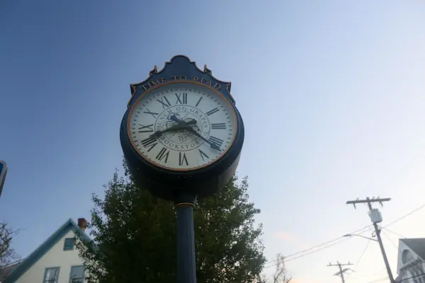 The Time To Read clock on Main Street