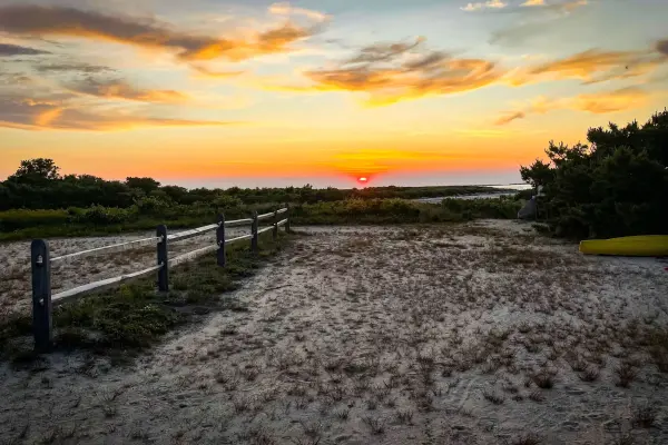 Martha's Vineyard in the Fall (2026): What Closes, What Opens Up and Why Locals Call It the Best Season