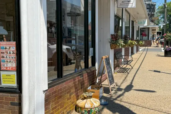 Act Two second-hand store