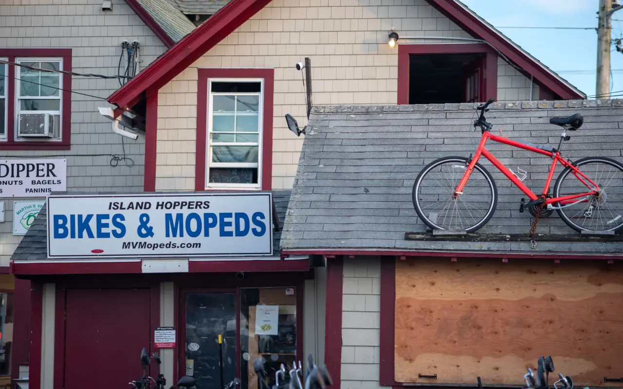 Island Hoppers Bikes and Mopeds shop in Oak Bluffs