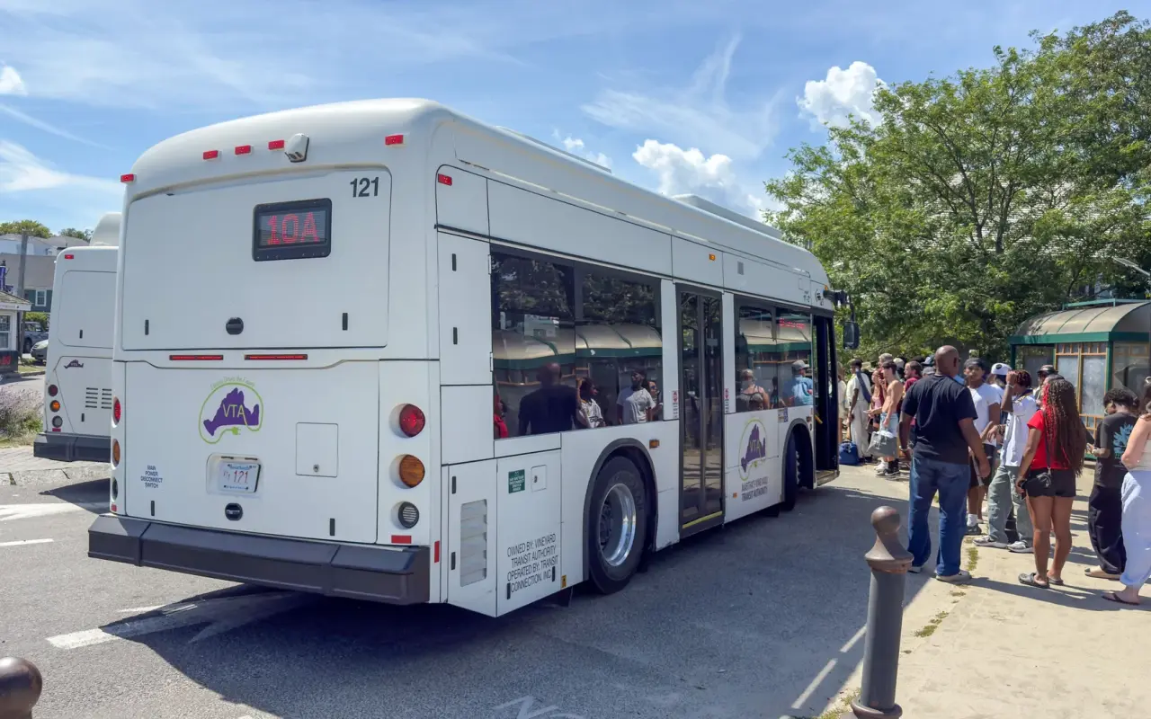 Crowded VTA bus stop in Vineyard Haven on a busy August day