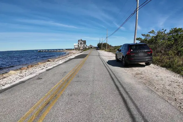 Riding the East Chop shore road