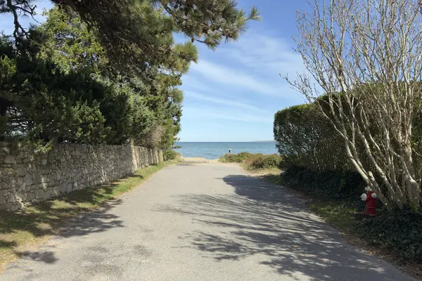 A lane to the water near the Harbor View Hotel