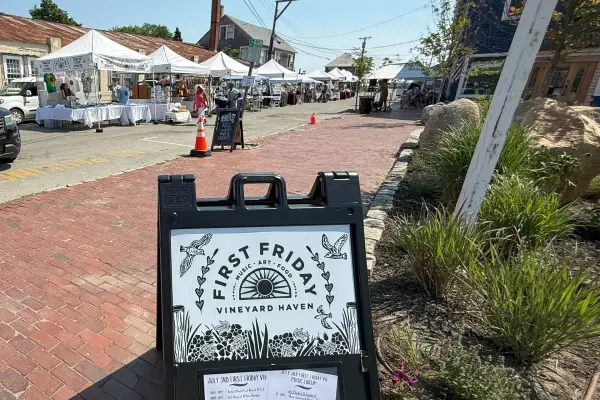 First Friday street fair: music, art and food in downtown Vineyard Haven
