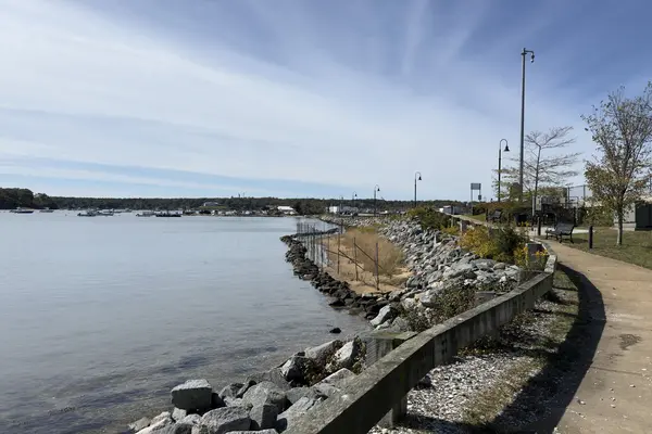 The shore path by the Lagoon Pond bridge