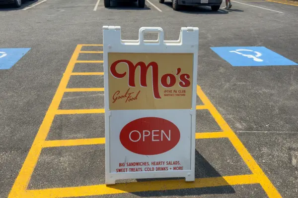 Mo's Lunch, Oak Bluffs