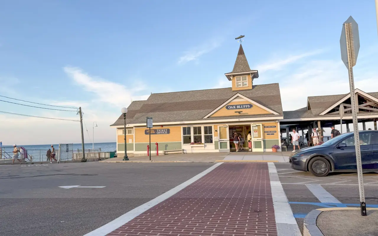 Steamship Authority ticket office at the Oak Bluffs pier