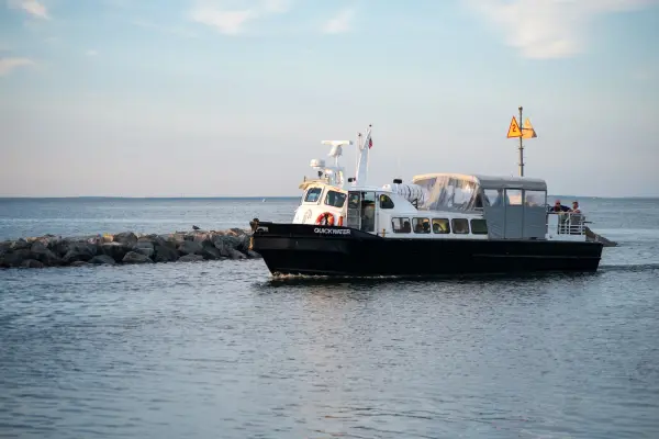 The Quickwater rounding the jetty into Oak Bluffs