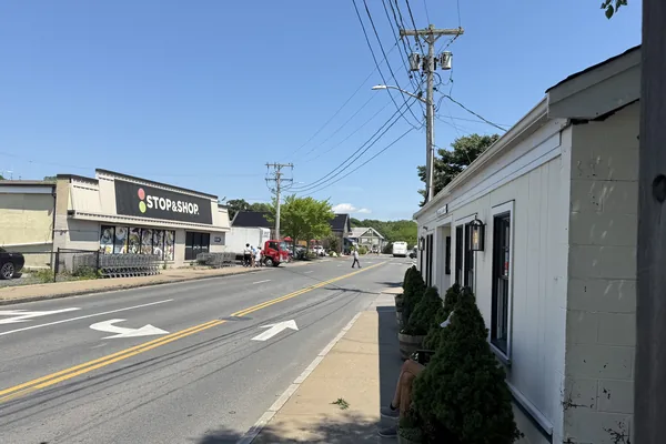 Martha's Vineyard Grocery Stores: Where to Shop, What It Costs and How to Stock a Rental (2026)
