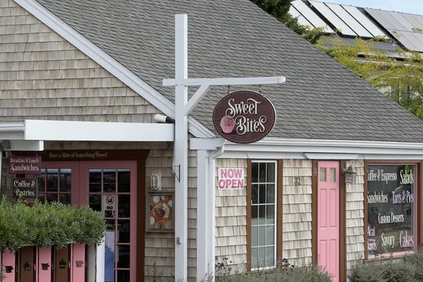 Sweet Bites, Vineyard Haven: American and Brazilian bakery and cafe.