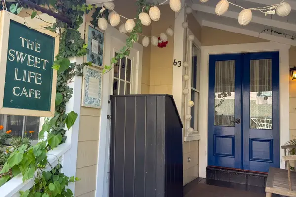 The Sweet Life Cafe front door on upper Circuit Avenue in Oak Bluffs