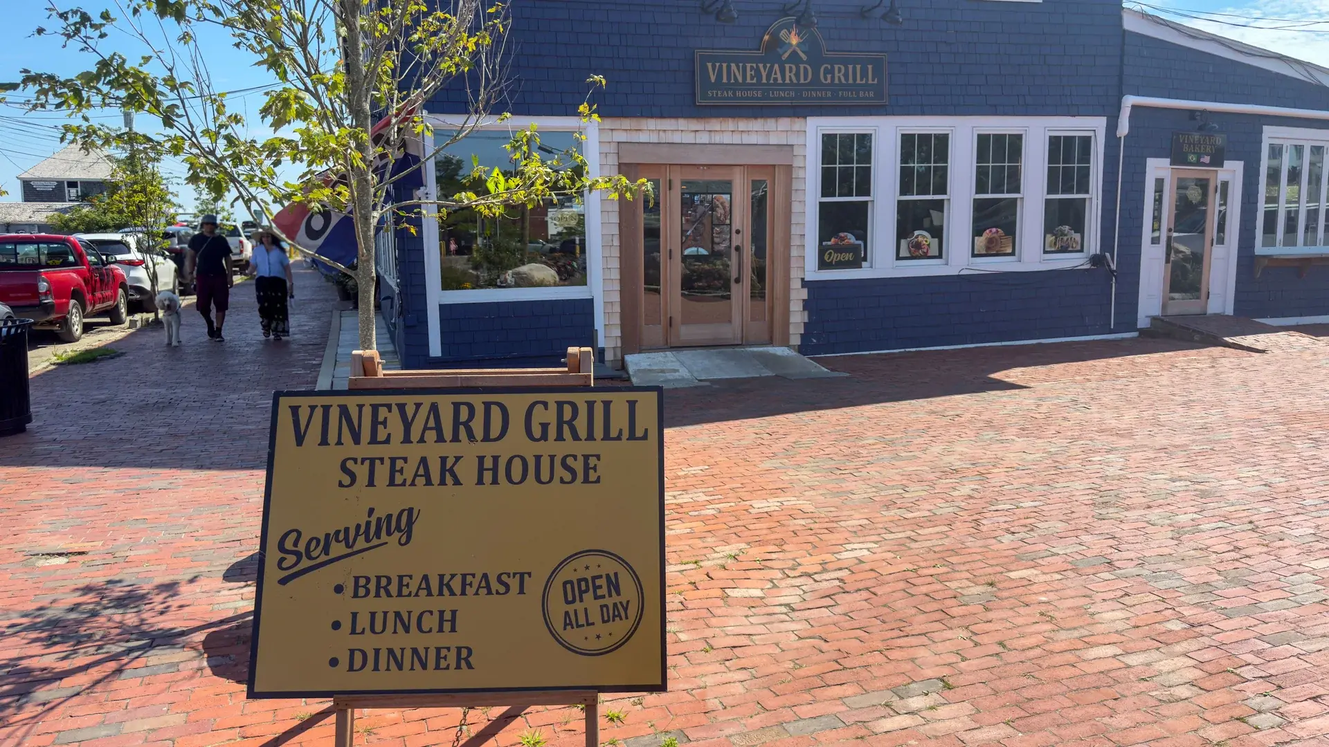 Vineyard Grill steak house in Vineyard Haven, serving breakfast, lunch and dinner