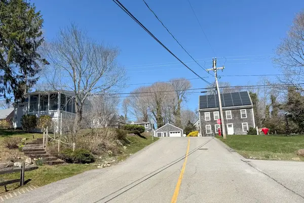 Vineyard Haven streetscape, April 2026