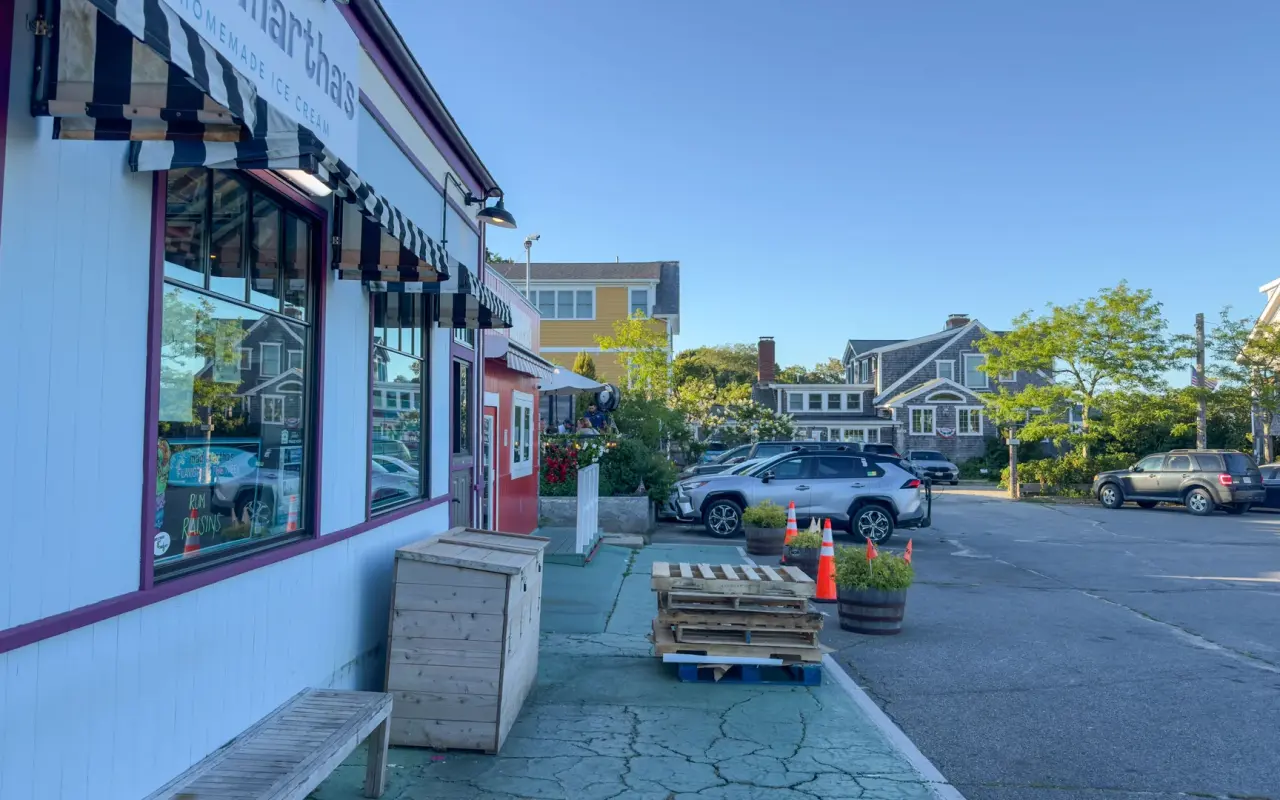 Street view of the Mad Marthas homemade ice cream shop in Vineyard Haven on a sunny morning
