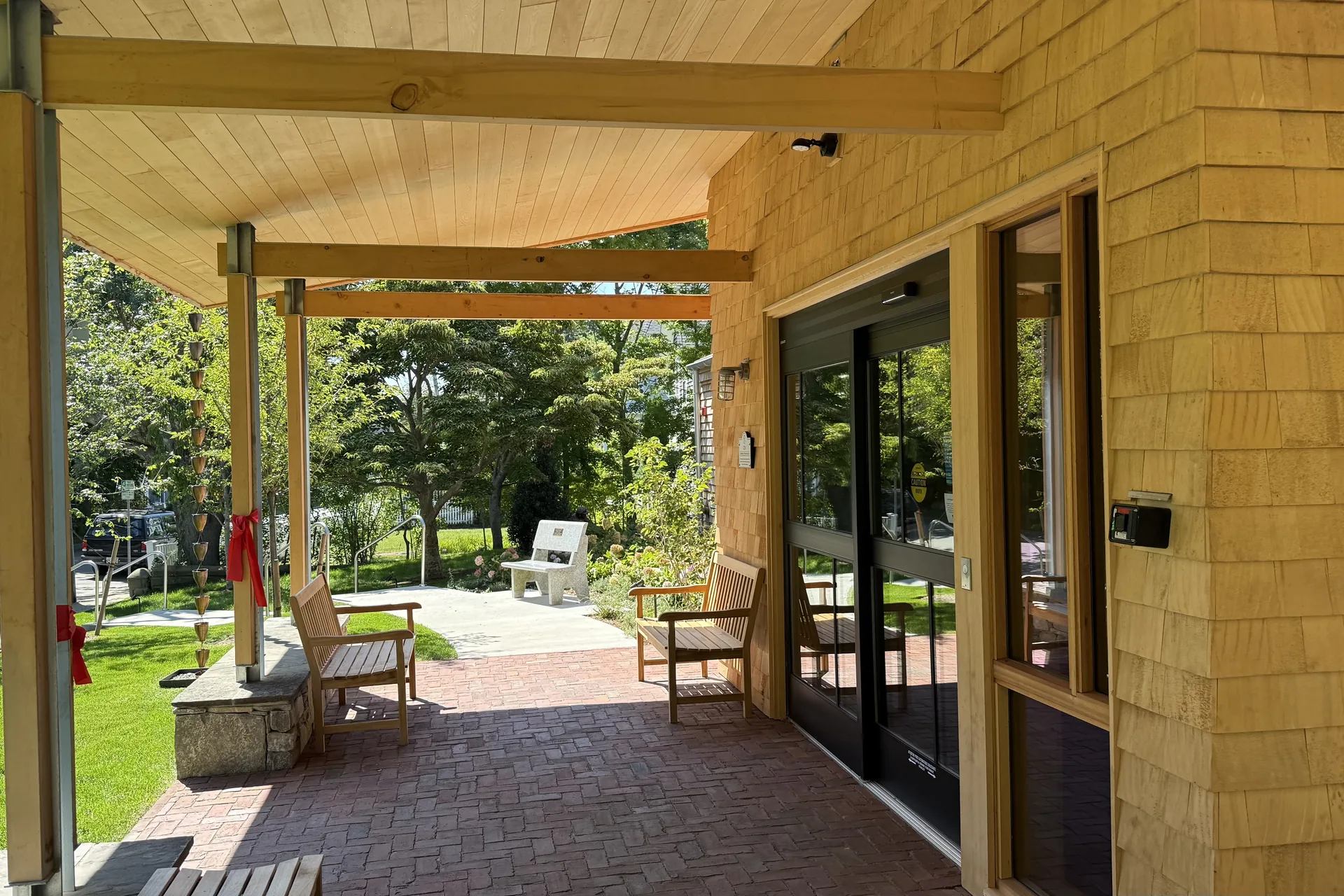 Martha's Vineyard Libraries: All Six Town Libraries, Visitor Cards, Free Programs and What You Can Borrow (2026)