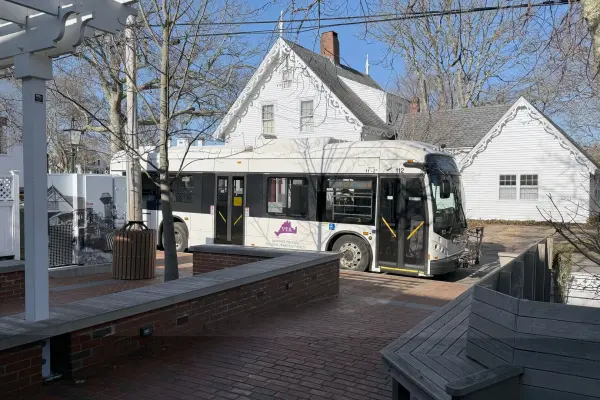 VTA bus in Edgartown