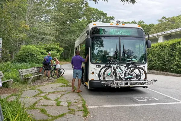 VTA Route 3 bus stop in West Tisbury