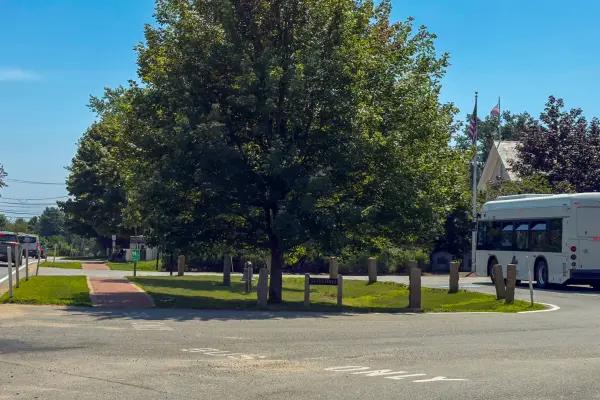 VTA bus pulling up near the town center in West Tisbury
